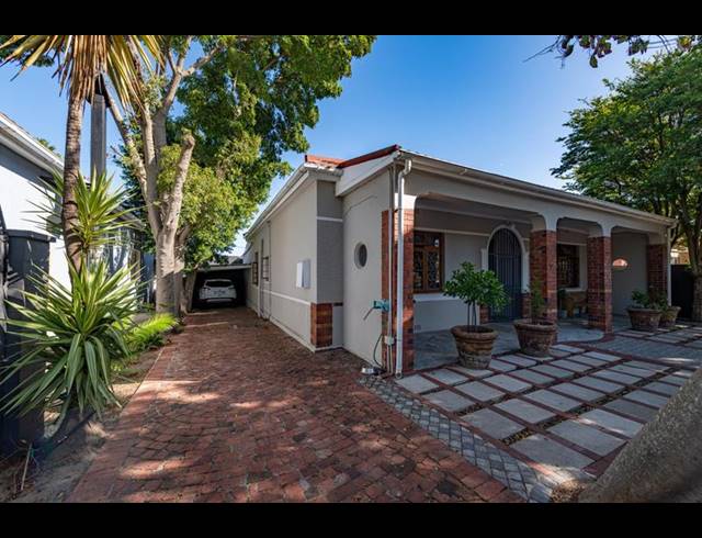 3 BEDROOM HOUSE FOR SALE IN BOSTON